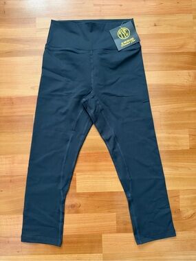 Til You Collapse Gray High-Rise Performance Capri Leggings